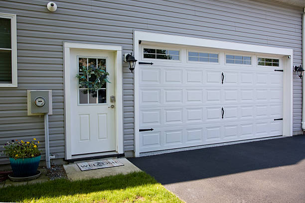 24/7 Emergency Garage Door Panel Replacement experts in Stevens County County, KS